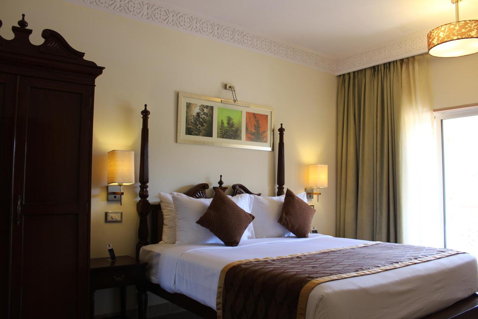 Evershine Resort & Spa Mahābaleshwar Buitenkant foto