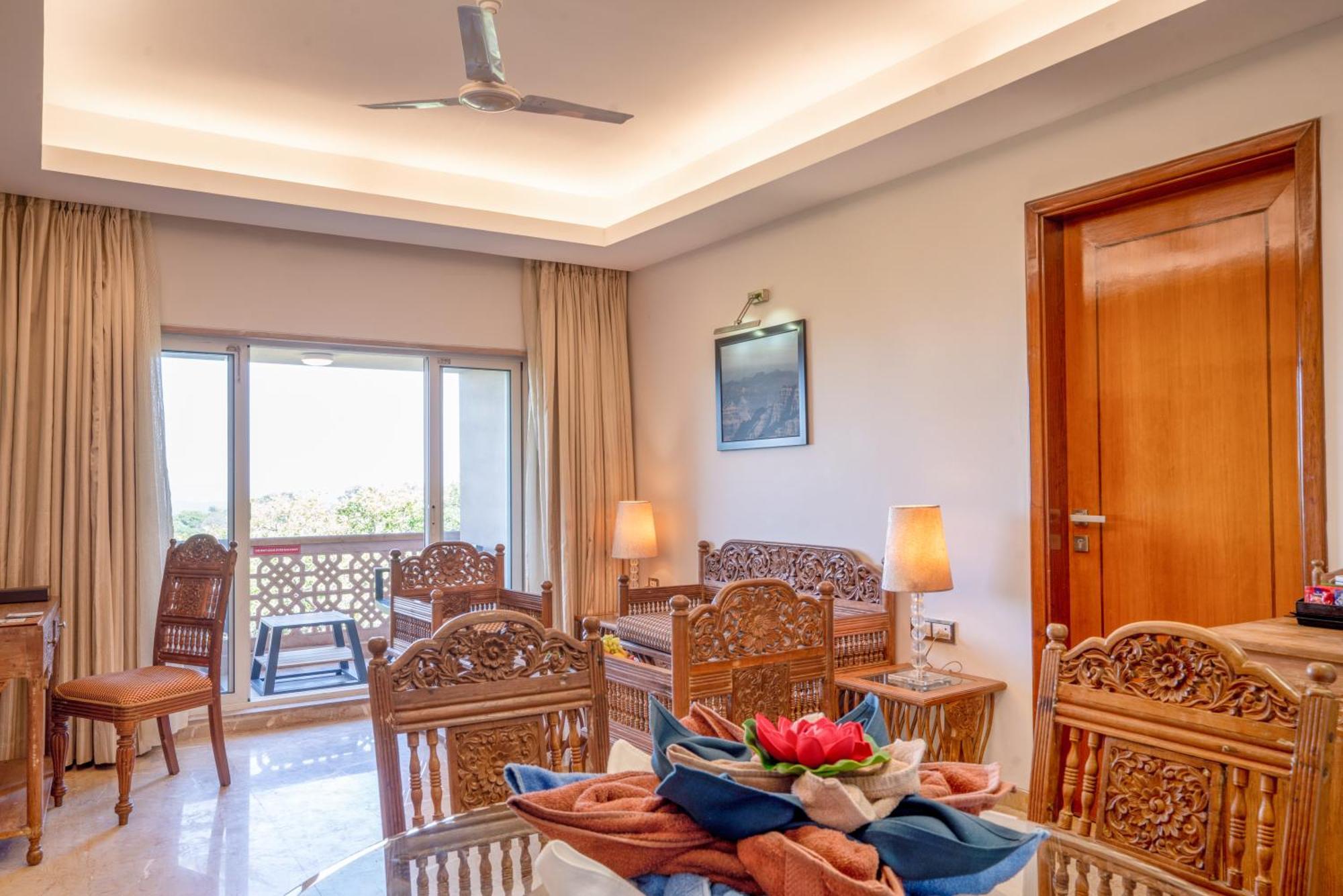 Evershine Resort & Spa Mahābaleshwar Buitenkant foto