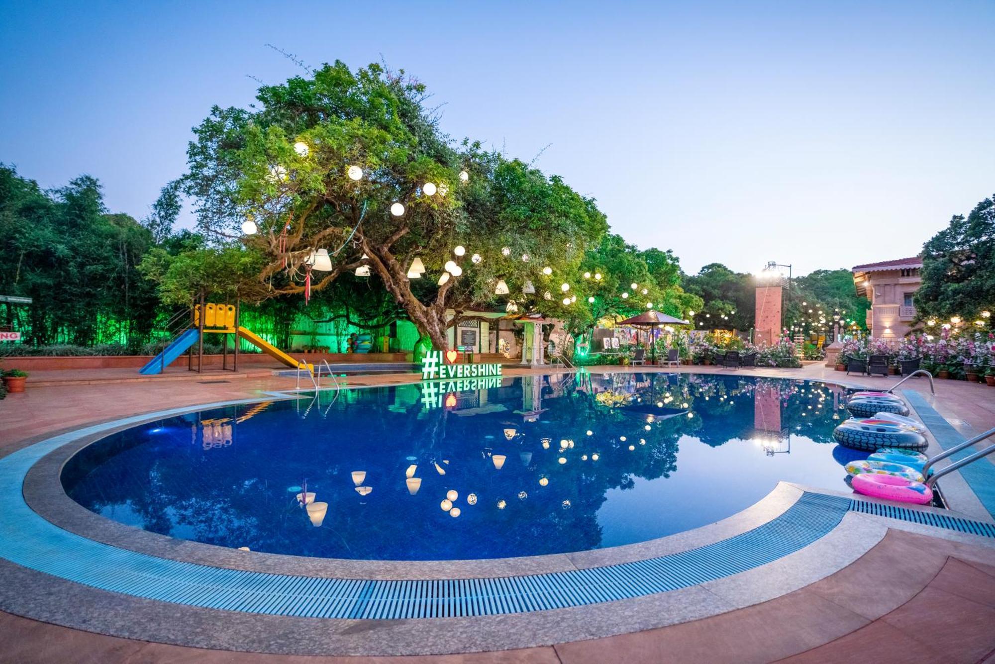 Evershine Resort & Spa Mahābaleshwar Buitenkant foto