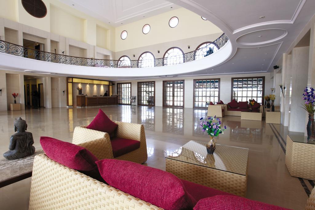 Evershine Resort & Spa Mahābaleshwar Buitenkant foto