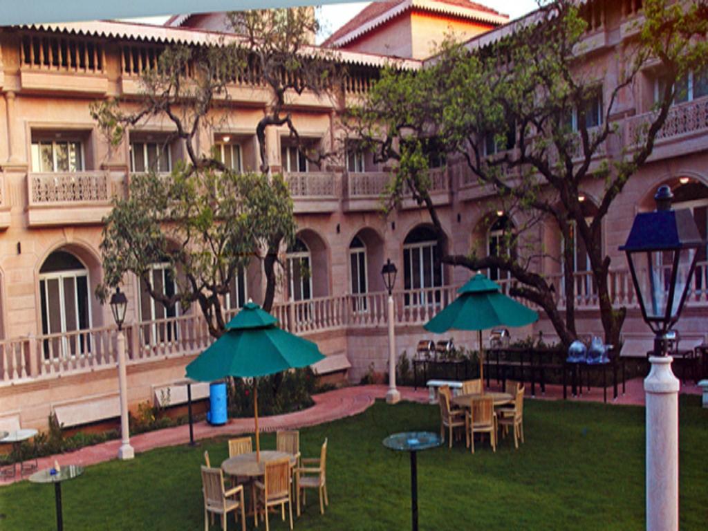 Evershine Resort & Spa Mahābaleshwar Buitenkant foto