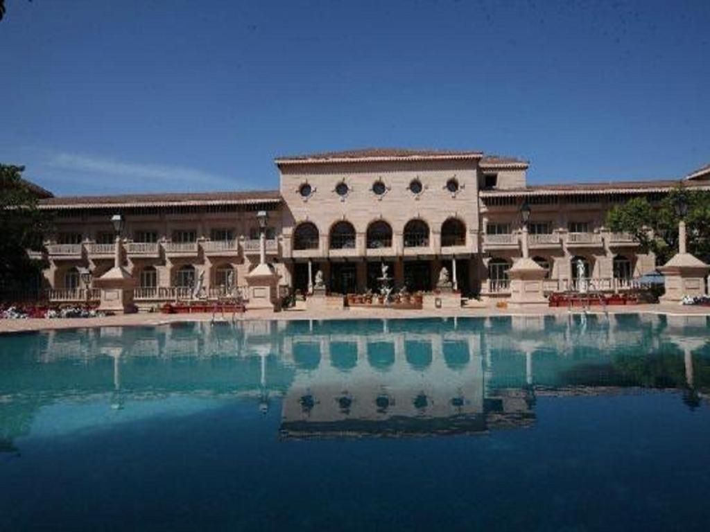 Evershine Resort & Spa Mahābaleshwar Buitenkant foto