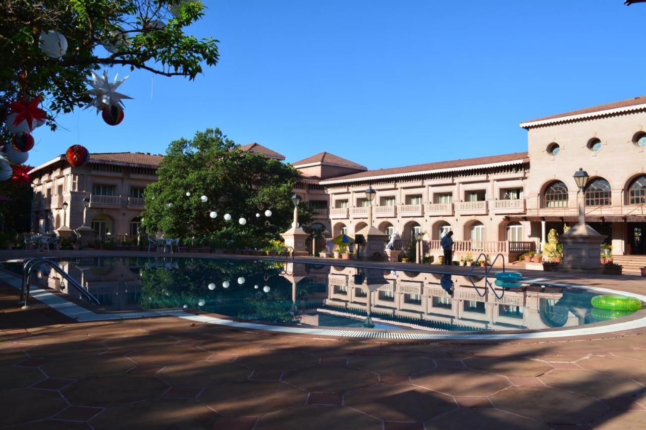 Evershine Resort & Spa Mahābaleshwar Buitenkant foto
