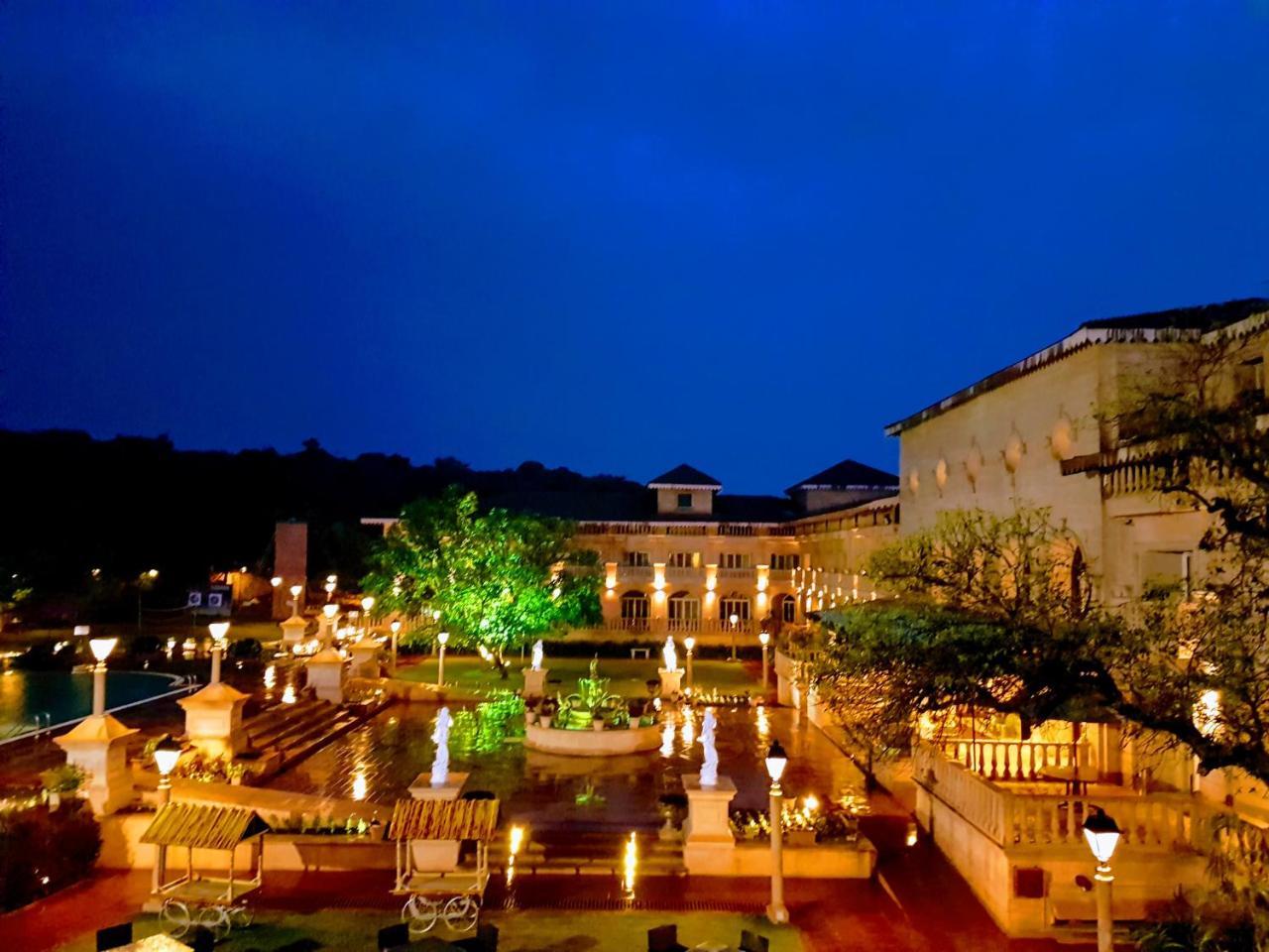 Evershine Resort & Spa Mahābaleshwar Buitenkant foto