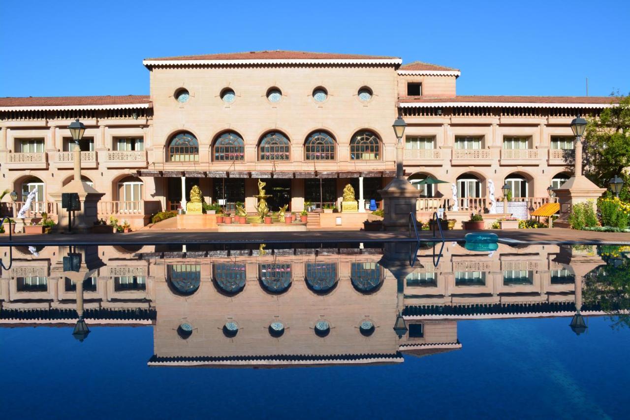 Evershine Resort & Spa Mahābaleshwar Buitenkant foto