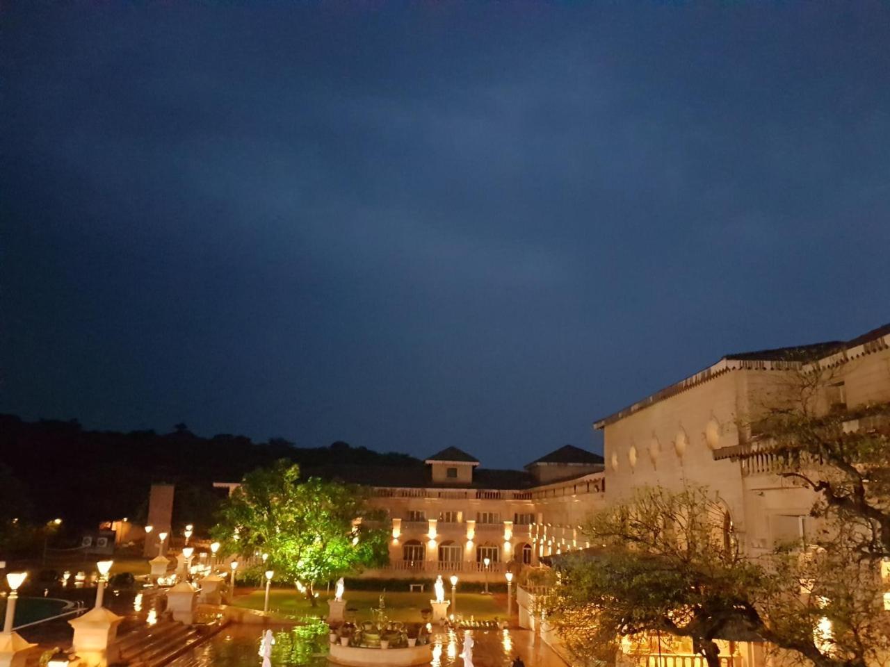 Evershine Resort & Spa Mahābaleshwar Buitenkant foto