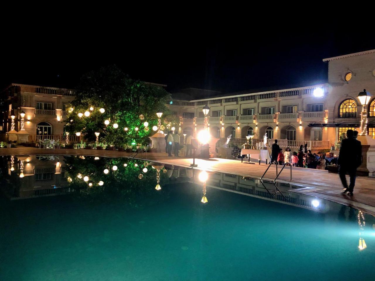 Evershine Resort & Spa Mahābaleshwar Buitenkant foto