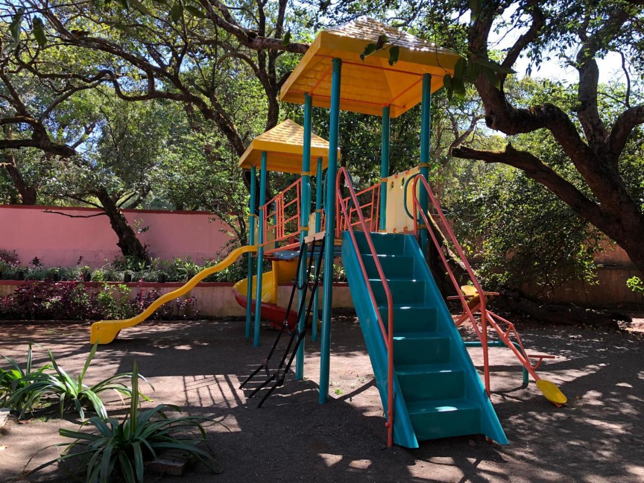 Evershine Resort & Spa Mahābaleshwar Buitenkant foto