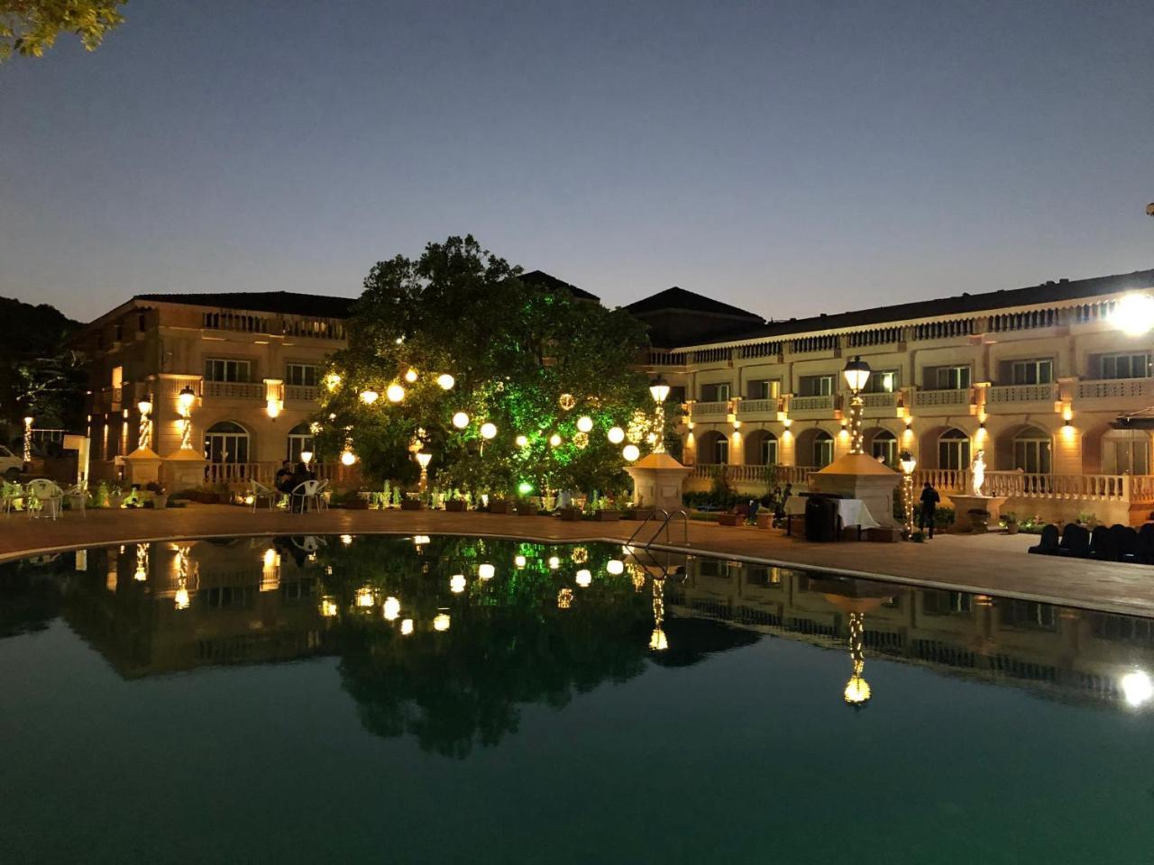 Evershine Resort & Spa Mahābaleshwar Buitenkant foto